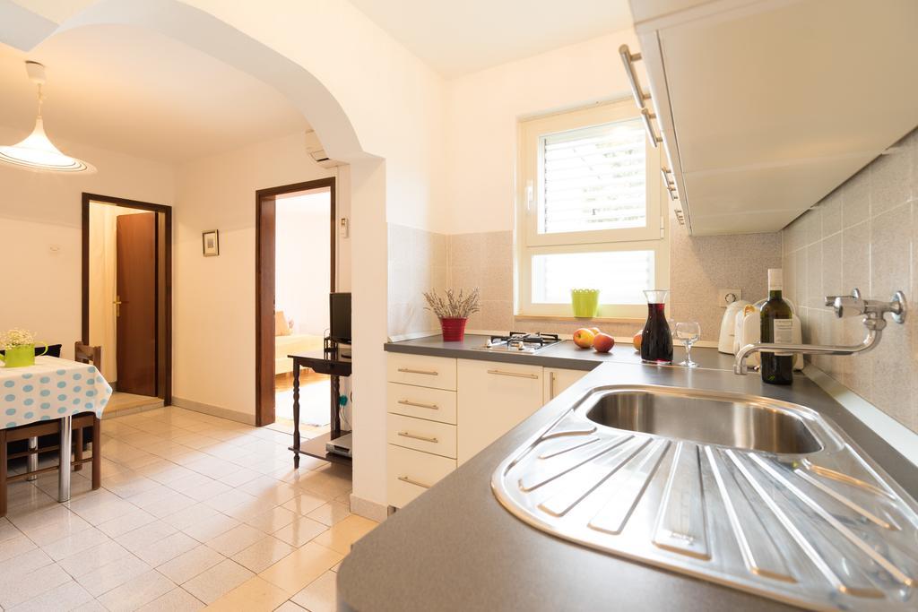 Apartments Sarah Medvinjak Bilik gambar